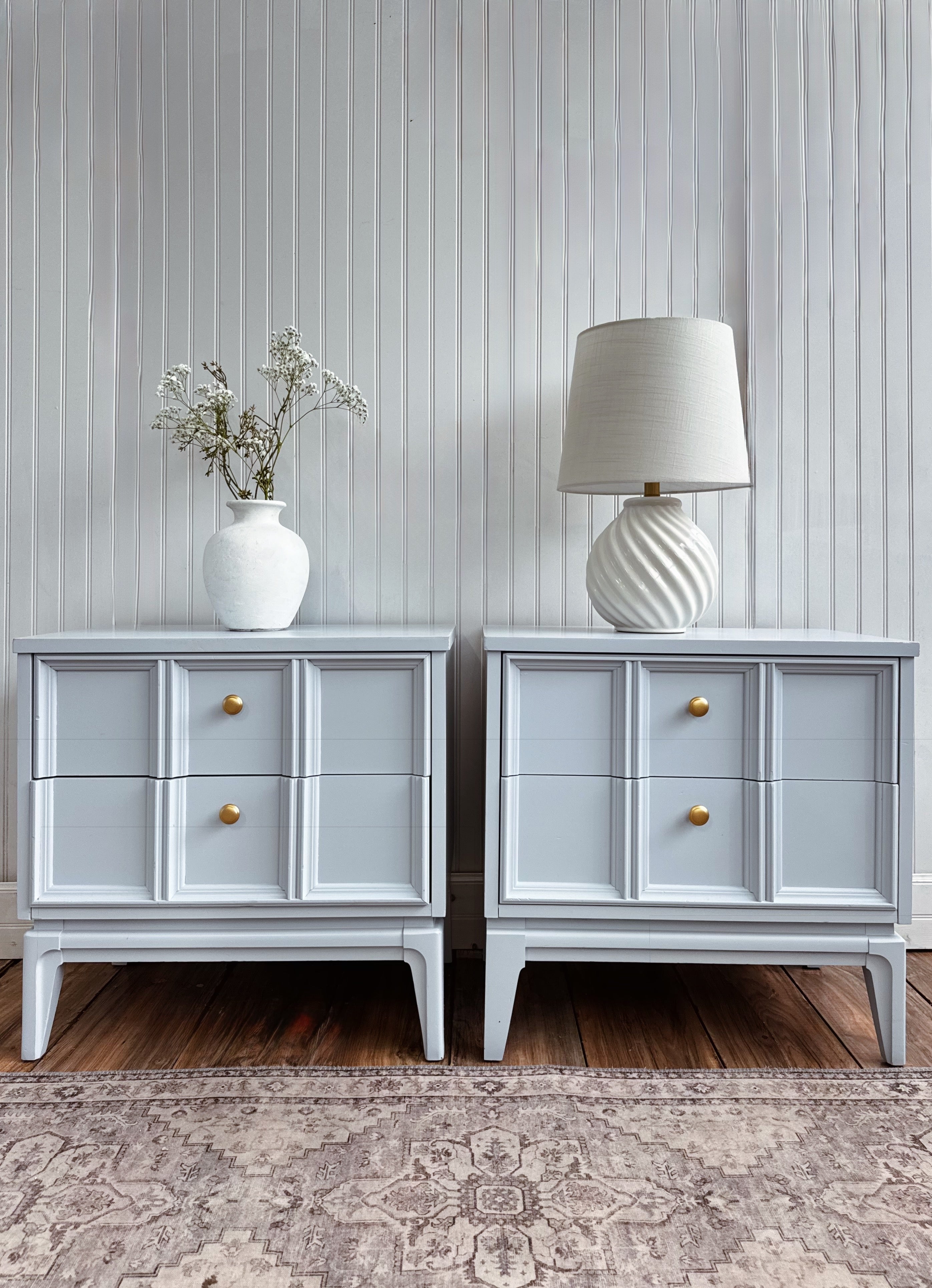 Set of nightstands