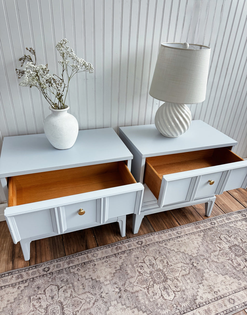 Set of nightstands